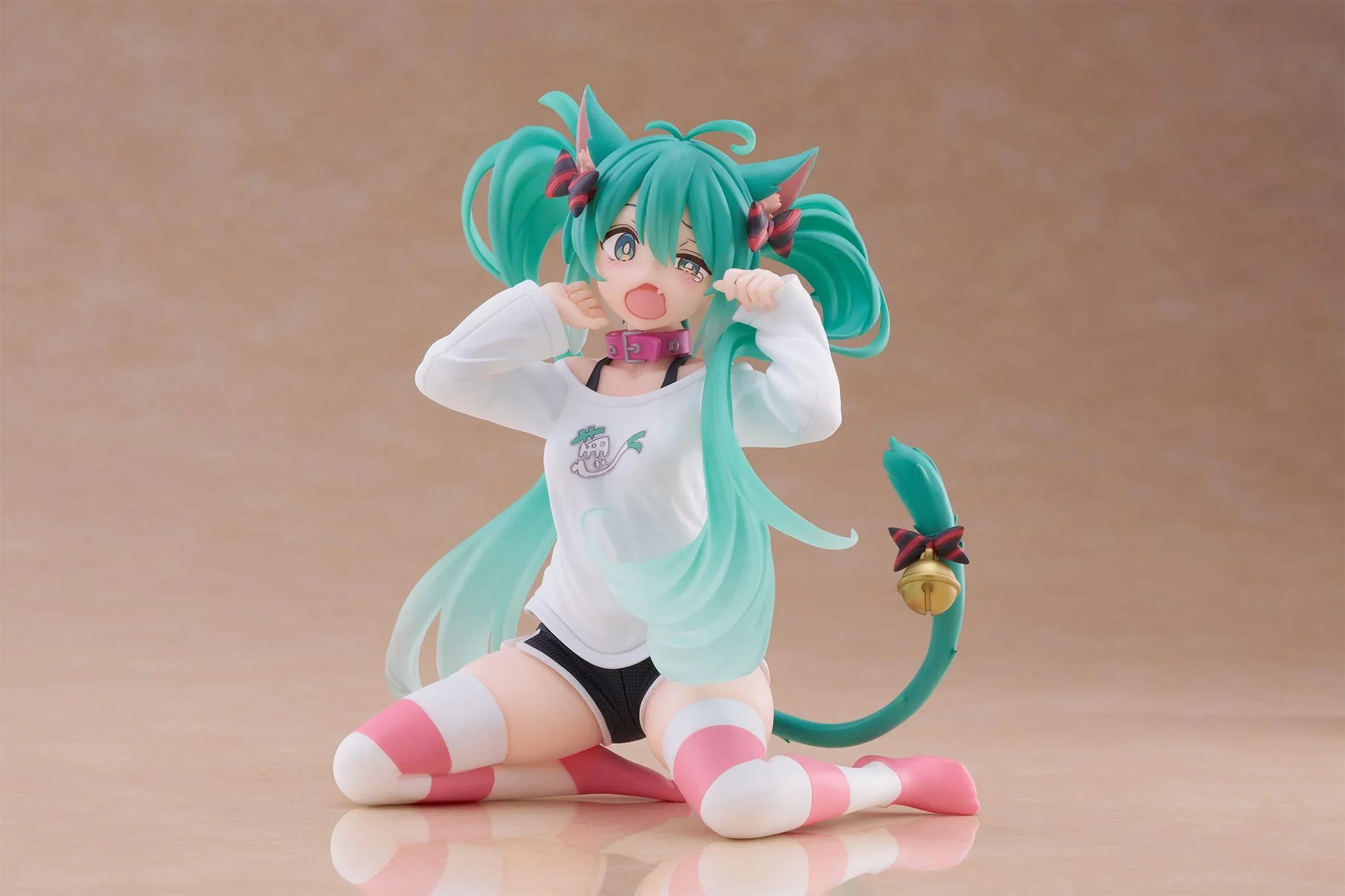 【Pre-Order】Hatsune Miku - Hatsune Miku Desktop Cute Figure (Cat Ear T-Shirt Ver.) - Image 3