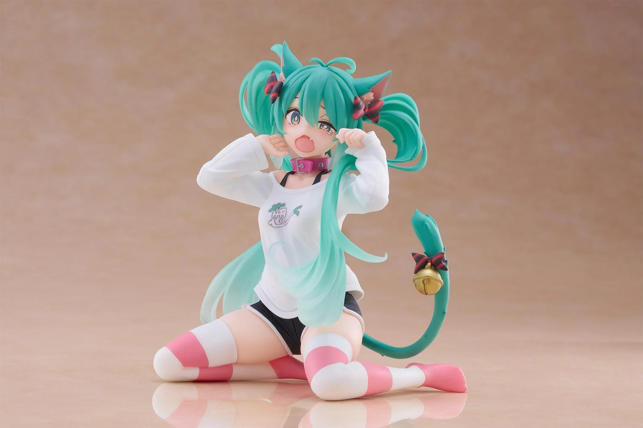 【Pre-Order】Hatsune Miku - Hatsune Miku Desktop Cute Figure (Cat Ear T-Shirt Ver.) - Image 4